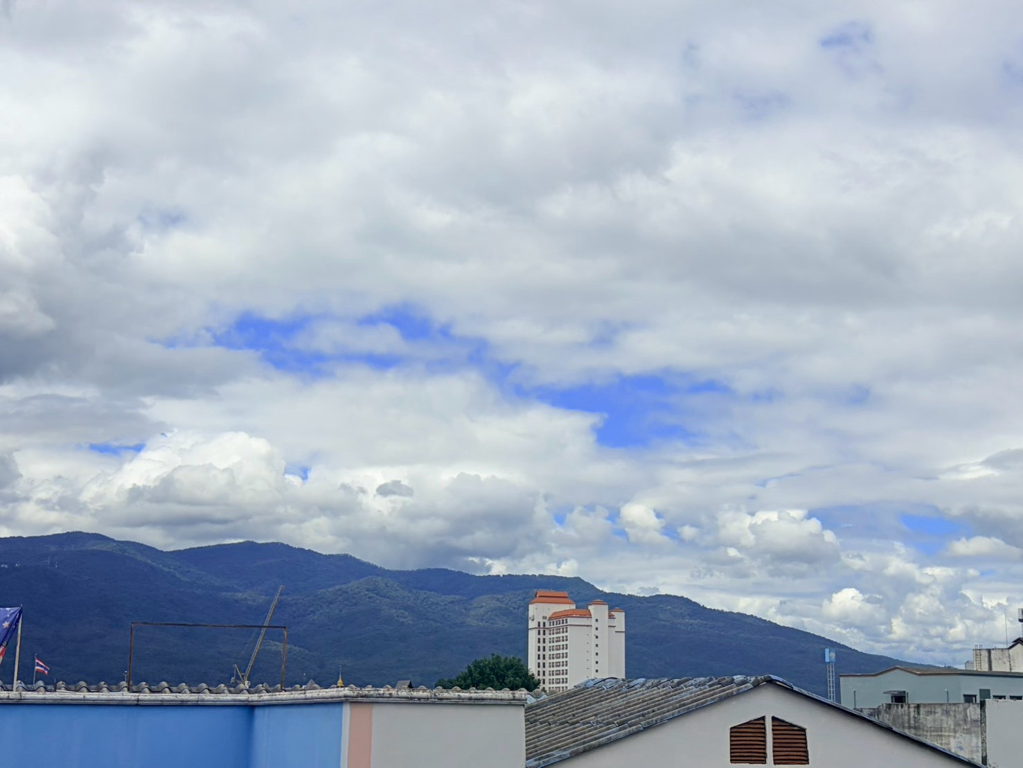 Suite with Mountain View