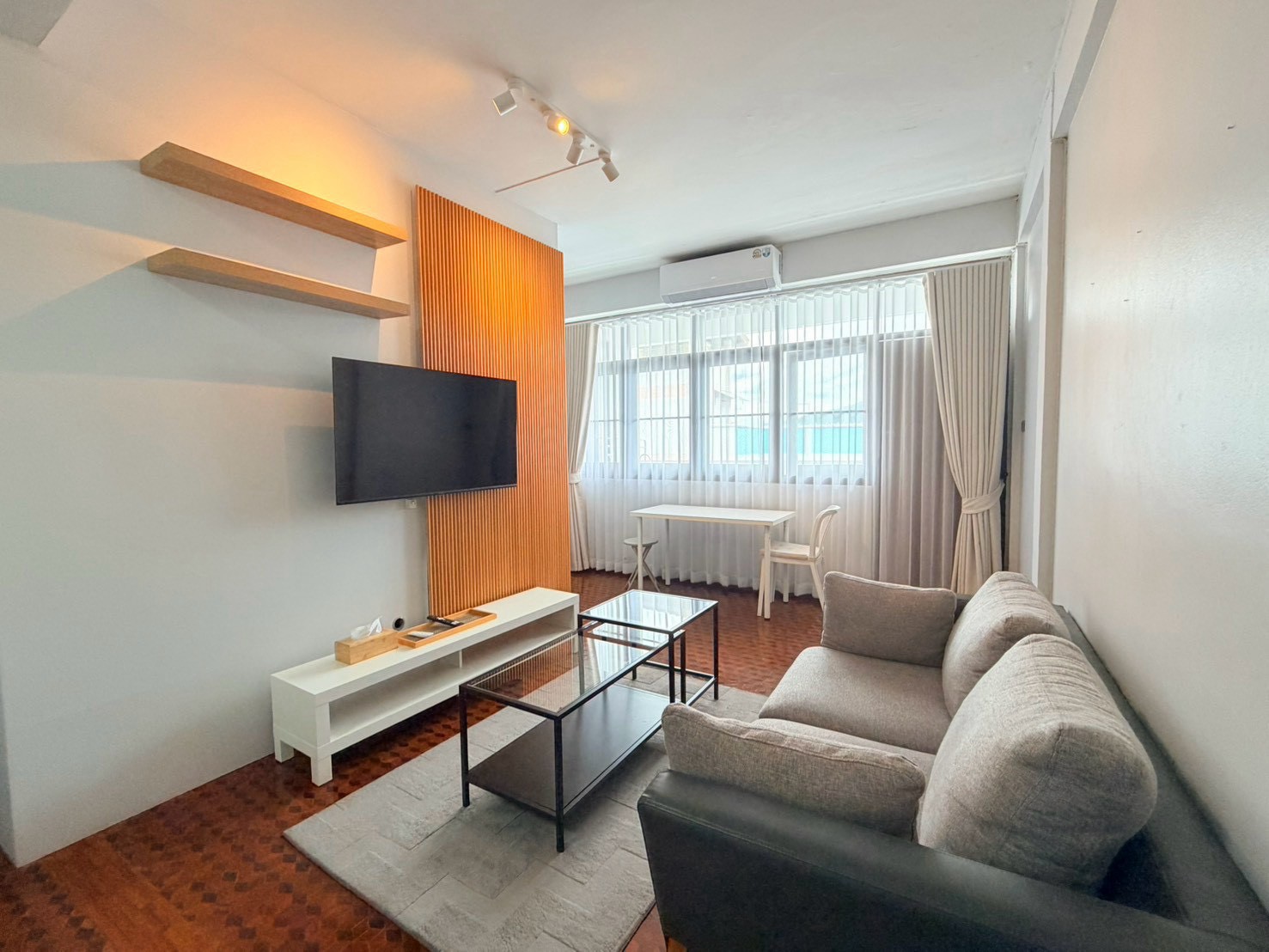 Suite with Mountain View