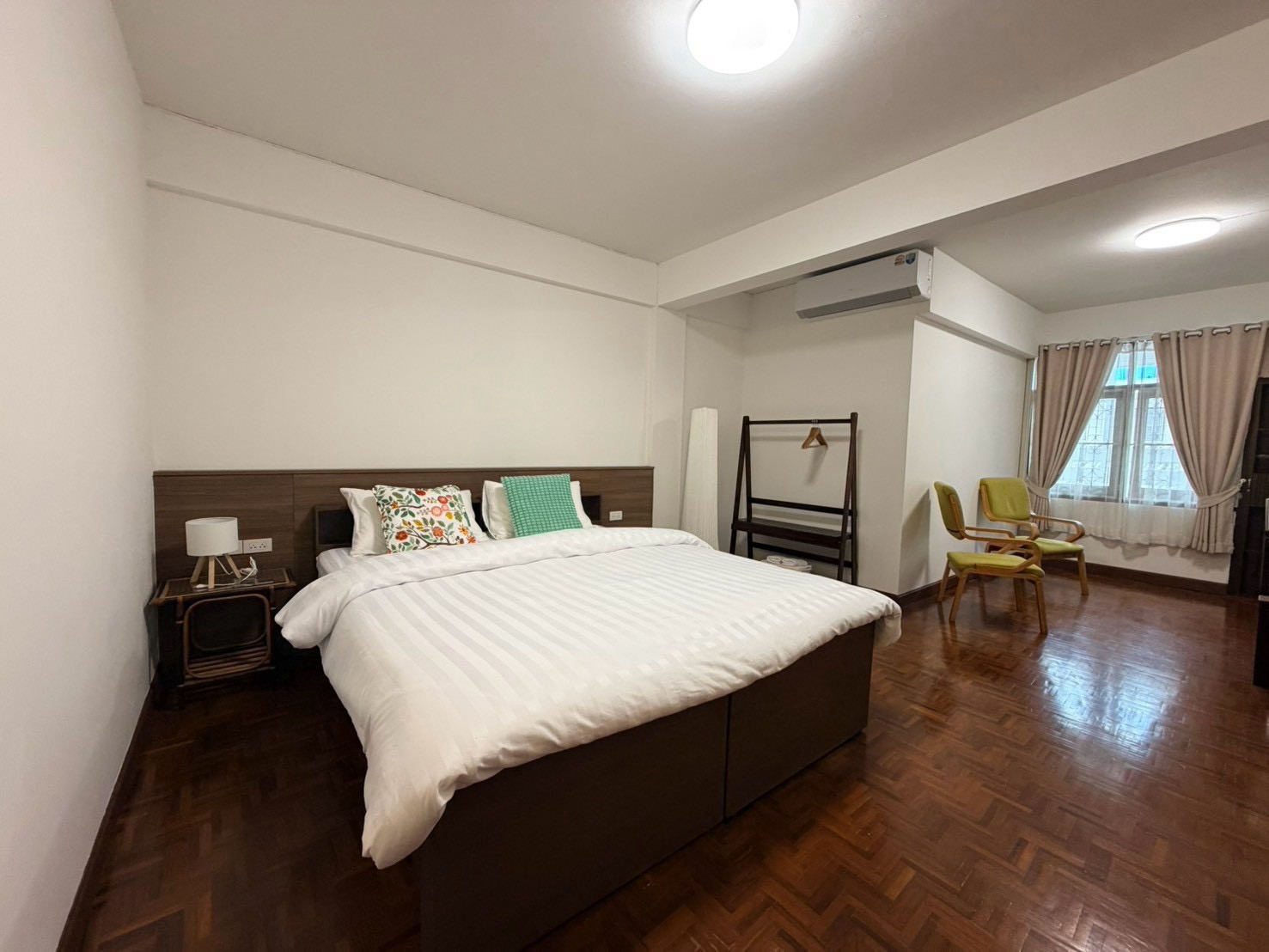 Deluxe Room with Balcony - Sabai House Hotel